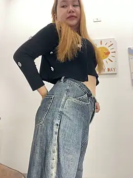 Snapshot of Odette68 chatting on 03-23-26, 01:09 Odette68 online show from 03-23-26, 01:09