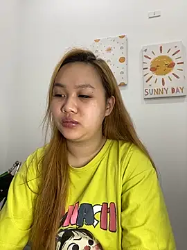 Snapshot of Odette68 chatting on 03-27-26, 09:42 Odette68 online show from 03-27-26, 09:42