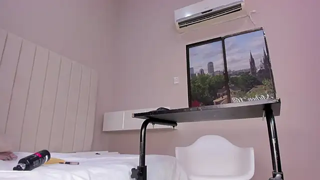 Littleolivia  online show from 01-18-25, 04:21