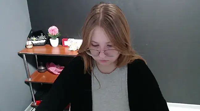 lady minx online show from 12-05-24, 07:27