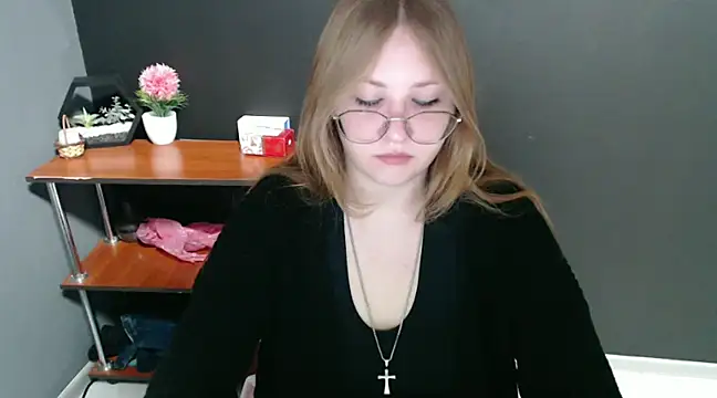 lady minx online show from 12-16-24, 07:26