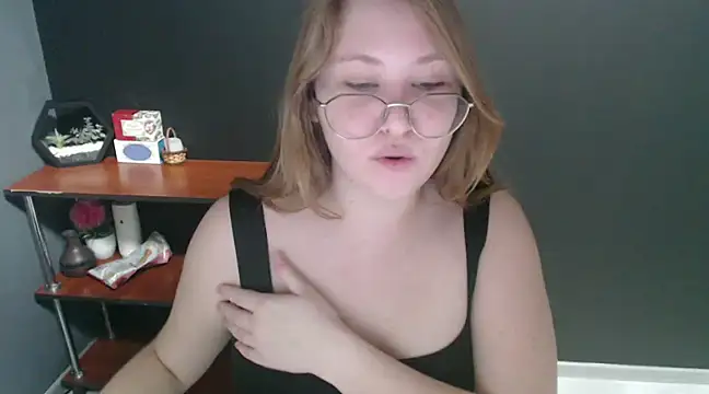 lady minx online show from 12-19-24, 10:24