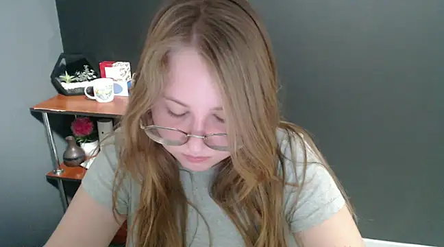 lady minx online show from 12-20-24, 11:00