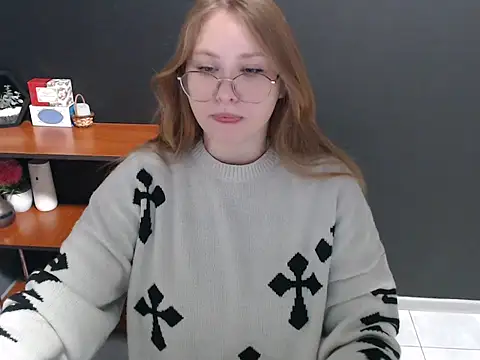 lady minx online show from 12-23-24, 07:49