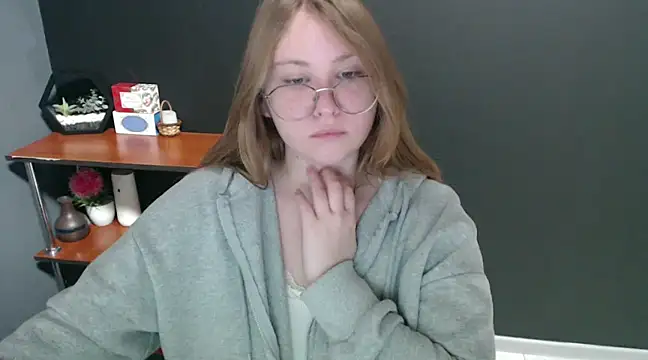 lady minx online show from 12-27-24, 10:45