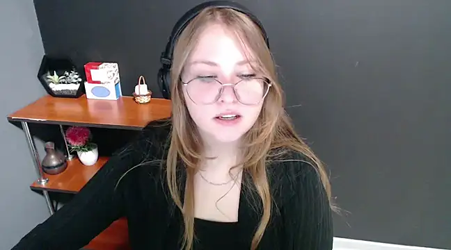 lady minx online show from 01-21-25, 10:52