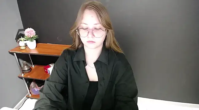 lady minx online show from 02-26-25, 07:20