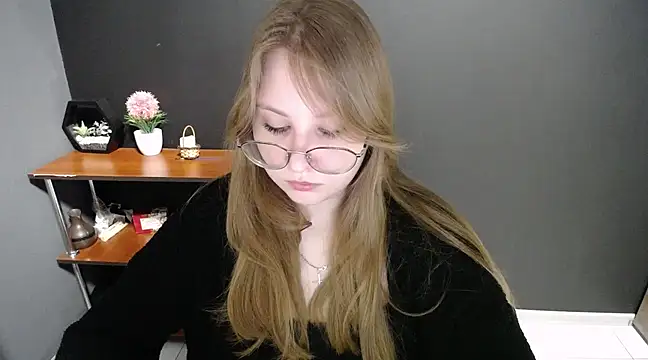 lady minx online show from 03-17-25, 11:10