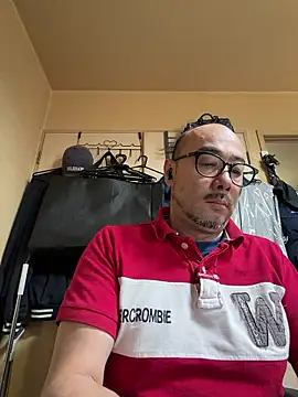 Snapshot of tsugu1105 chatting on 07-11-26, 04:48 tsugu1105 online show from 07-11-26, 04:48
