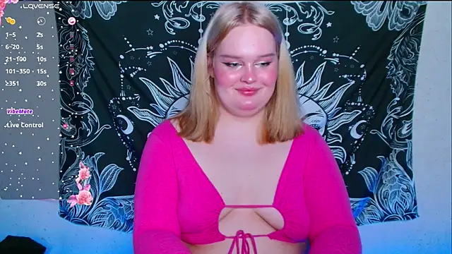 Snapshot of rozzhaos8 chatting on 03-05-26, 06:04 rozzhaos8 online show from 03-05-26, 06:04