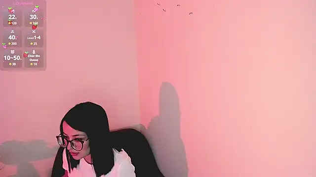 Snapshot of lovely__martina chatting on 10-28-25, 08:55 lovely martina online show from 10-28-25, 08:55