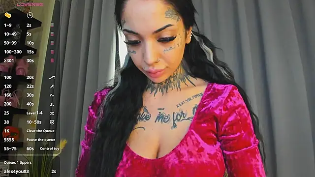 Snapshot of CreamyInkky_ chatting on 03-19-25, 01:07 CreamyInkky online show from 03-19-25, 01:07