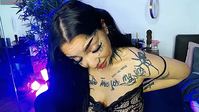 Snapshot of CreamyInkky_ chatting on 03-22-26, 09:13 CreamyInkky online show from 03-22-26, 09:13