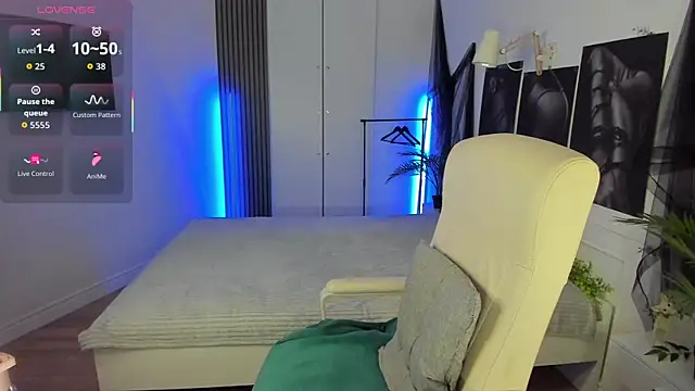 SashaSunlight online show from 10-16-25, 01:23