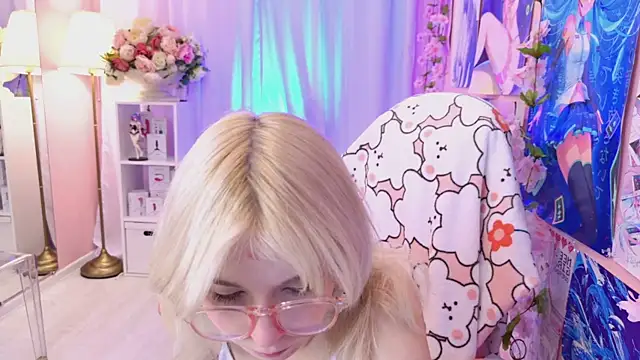 Coconut Mia online show from 09-08-25, 03:00