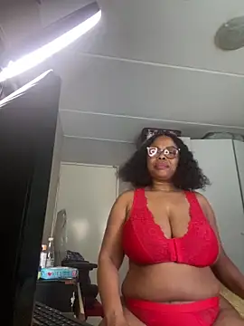 Snapshot of Nomthie chatting on 09-25-25, 02:21 Nomthie online show from 09-25-25, 02:21