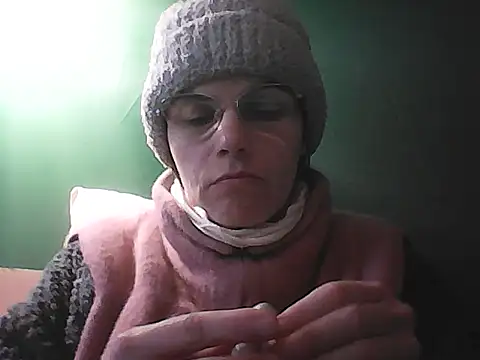 Snapshot of Musical__fantasy chatting on 02-14-26, 12:24 Musical fantasy online show from 02-14-26, 12:24