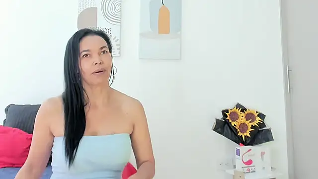 Evawalker  online show from 10-01-25, 03:29