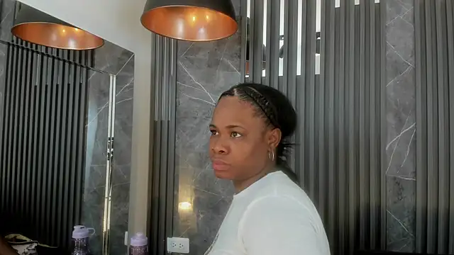 SaraiEvans online show from 02-08-25, 03:19