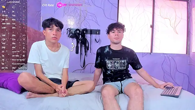 Snapshot of Theskinnyboys chatting on 12-15-24, 07:31 Theskinnyboys online show from 12-15-24, 07:31