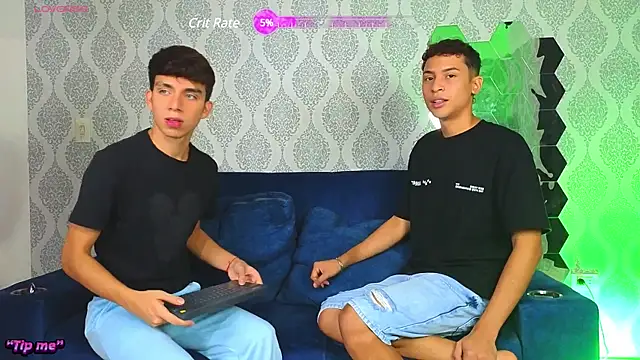 Snapshot of Theskinnyboys chatting on 03-15-25, 07:27 Theskinnyboys online show from 03-15-25, 07:27