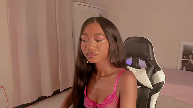 SavannahWildee online show from 12-08-24, 11:03