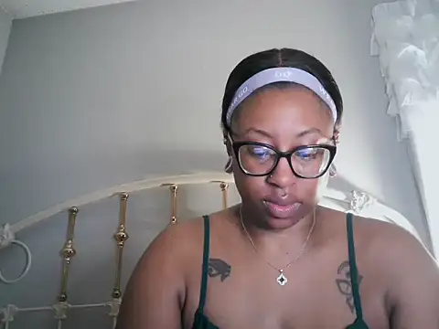 Nyxie Chaos online show from 06-30-26, 11:00