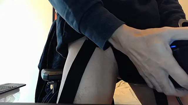 Snapshot of cho_aniki chatting on 11-15-25, 03:04 cho aniki online show from 11-15-25, 03:04