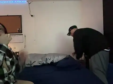 Snapshot of DaHomeEDubs chatting on 01-10-25, 11:22 DaHomeEDubs online show from 01-10-25, 11:22