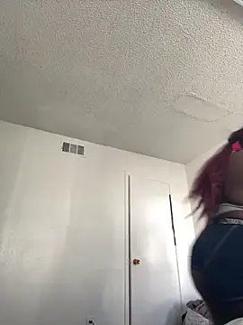 Snapshot of LillShayy chatting on 10-11-25, 02:37 LillShayy online show from 10-11-25, 02:37