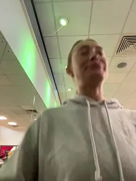 Snapshot of Pollypearson chatting on 01-21-25, 11:13 Pollypearson online show from 01-21-25, 11:13