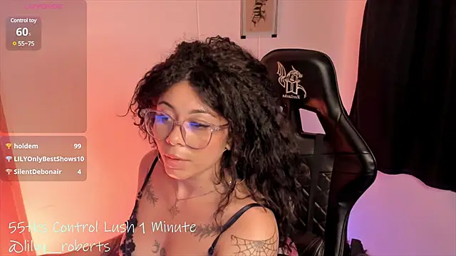 Snapshot of LilyRobertts chatting on 02-23-25, 03:02 LilyRobertts online show from 02-23-25, 03:02