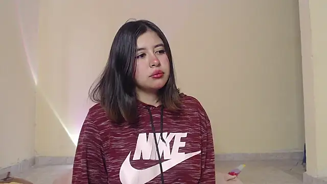 Snapshot of _maiahairy_ chatting on 02-12-25, 01:06 maiahairy online show from 02-12-25, 01:06