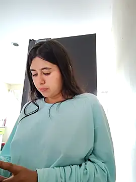 Snapshot of _maiahairy_ chatting on 11-17-25, 08:36 maiahairy online show from 11-17-25, 08:36