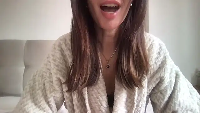 paolajonez online show from 10-12-25, 12:48