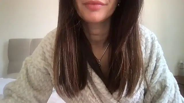 paolajonez online show from 10-20-25, 03:56