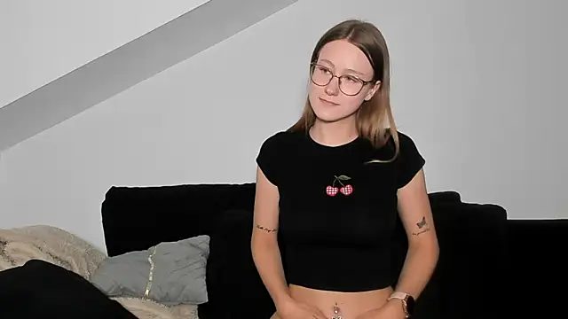 laurasommer online show from 05-19-26, 02:12