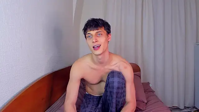 Snapshot of Kent_Ross chatting on 10-14-25, 04:41 Kent Ross online show from 10-14-25, 04:41