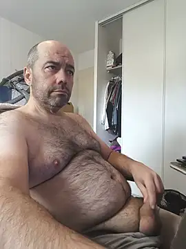 Snapshot of veryverybigdick45 chatting on 06-10-26, 10:14 veryverybigdick45 online show from 06-10-26, 10:14