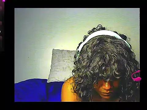 Snapshot of lilylovexx chatting on 09-12-25, 07:03 lilylovexx online show from 09-12-25, 07:03