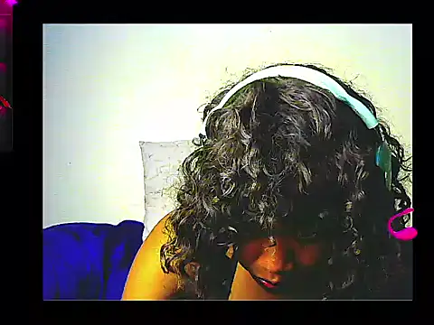 Snapshot of lilylovexx chatting on 09-22-25, 08:05 lilylovexx online show from 09-22-25, 08:05