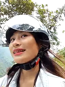 trieungoclnt online show from 10-17-25, 05:10