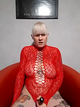 poussichienne online show from 10-28-25, 04:20