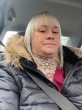 Snapshot of poussichienne chatting on 02-08-26, 10:18 poussichienne online show from 02-08-26, 10:18