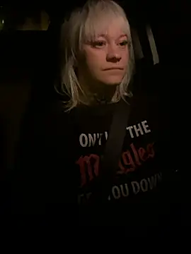 Snapshot of poussichienne chatting on 02-21-26, 04:13 poussichienne online show from 02-21-26, 04:13