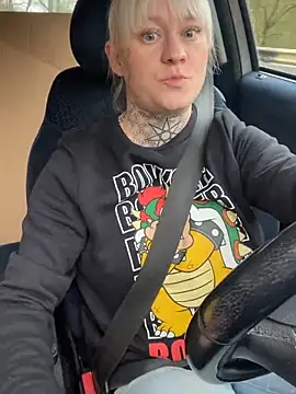 Snapshot of poussichienne chatting on 02-24-26, 11:19 poussichienne online show from 02-24-26, 11:19