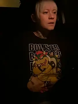 Snapshot of poussichienne chatting on 02-25-26, 04:22 poussichienne online show from 02-25-26, 04:22