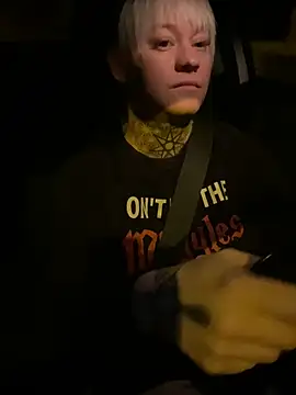 Snapshot of poussichienne chatting on 03-03-26, 04:18 poussichienne online show from 03-03-26, 04:18