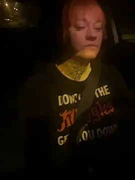 Snapshot of poussichienne chatting on 03-19-26, 04:16 poussichienne online show from 03-19-26, 04:16