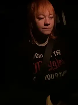 Snapshot of poussichienne chatting on 03-20-26, 04:17 poussichienne online show from 03-20-26, 04:17